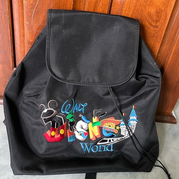 Disney +Baublebar Bundle  authentic Disney Backpack & bag Necklace  Wallet  Pez - Picture 11 of 17